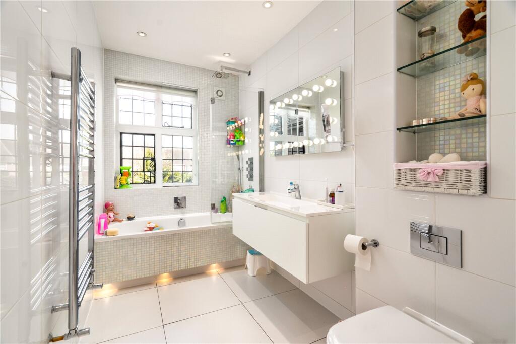 6 bedroom semi-detached house for sale in Heath Close, Hampstead Garden Suburb, London, NW11